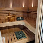 Mijn Met Sauna En Lift מלון דירות 4*