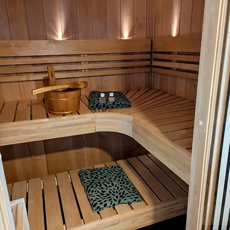 Mijn Met Sauna En Lift Apartmanhotel 4*